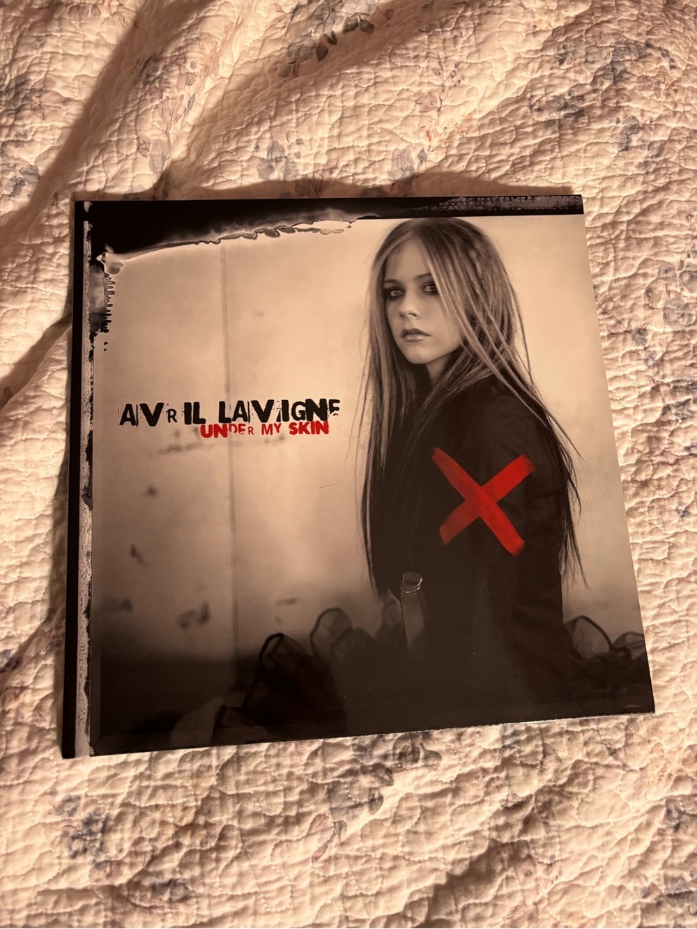 Avril Lavigne "Under My Skin" Album - black vinyl